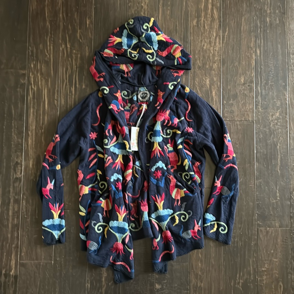 Biya Hoodie